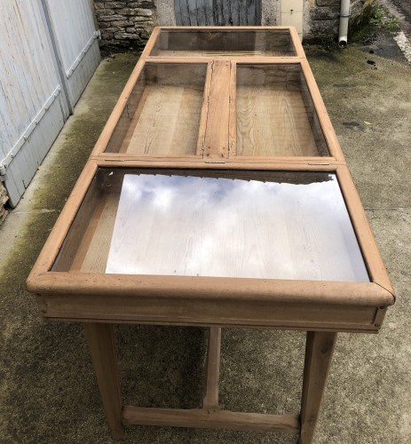 Old large shop display cabinet.(reserved)