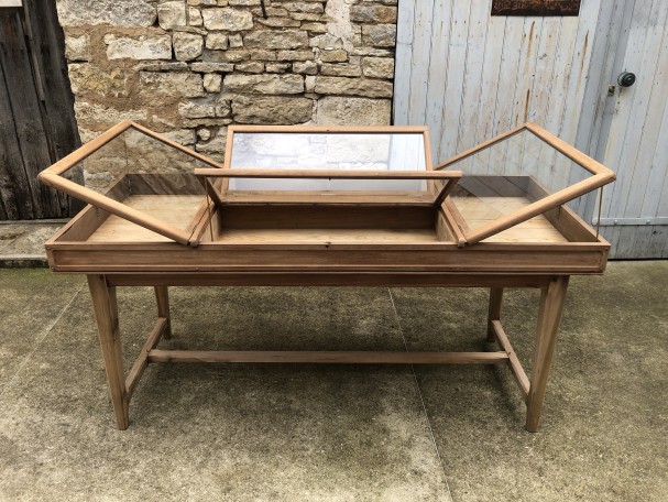 Old large shop display cabinet.(reserved)