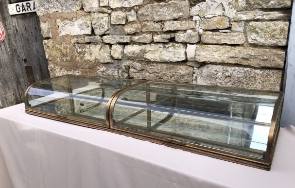 Old large double store showcase.(reserved)
