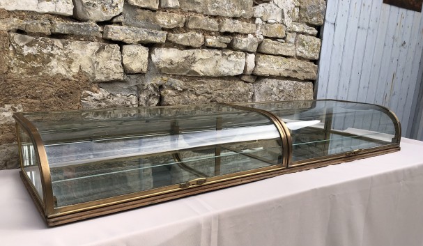 Old large double store showcase.(reserved)