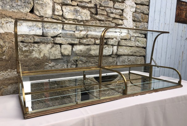 Old large double store showcase.(reserved)