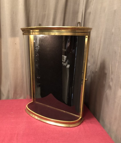 Old wall display case.(reserved LC)