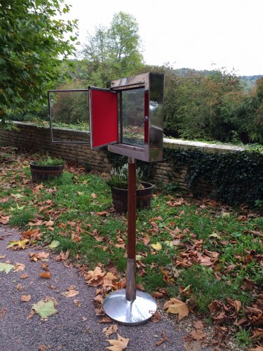 Restaurant menu holder