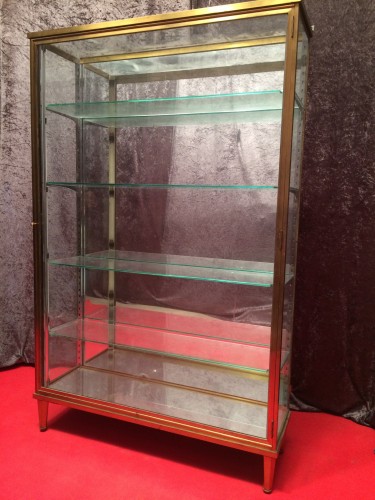 Vintage stand display case