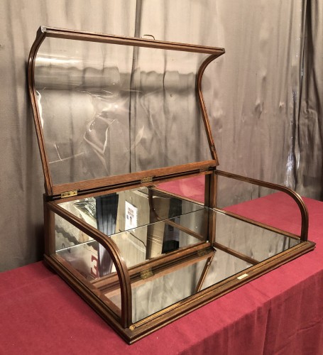 Beautiful old shop counter display case.