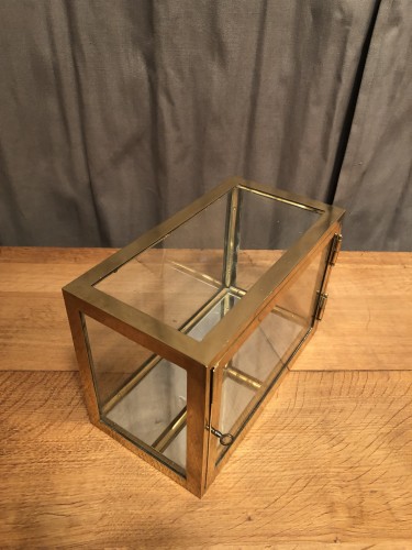 An old, very small display case.