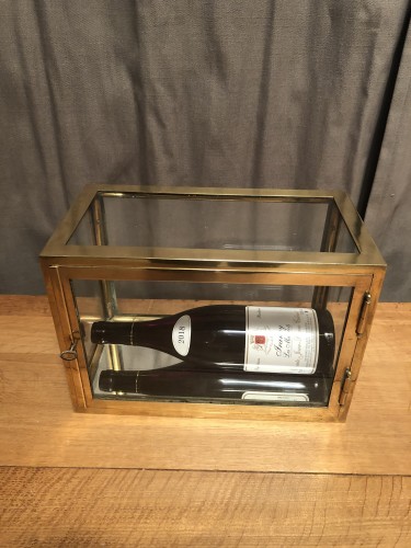 An old, very small display case.