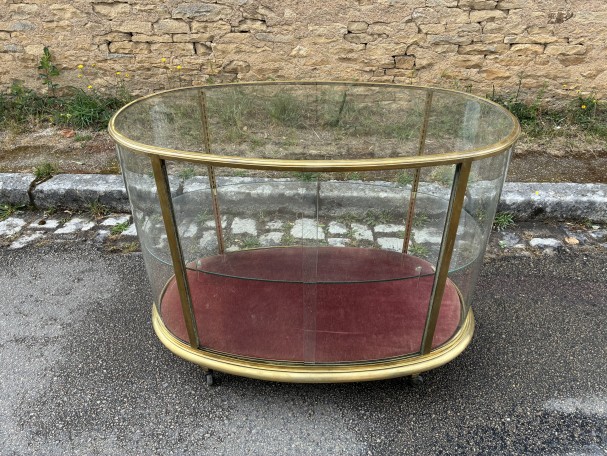 Former central display case, shop counter.