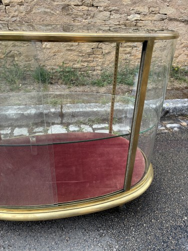 Former central display case, shop counter.