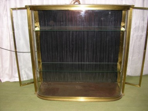 Front curved glass display case