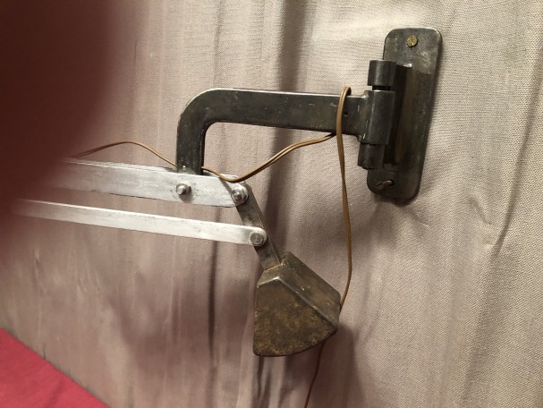 Industrial wall lamp.