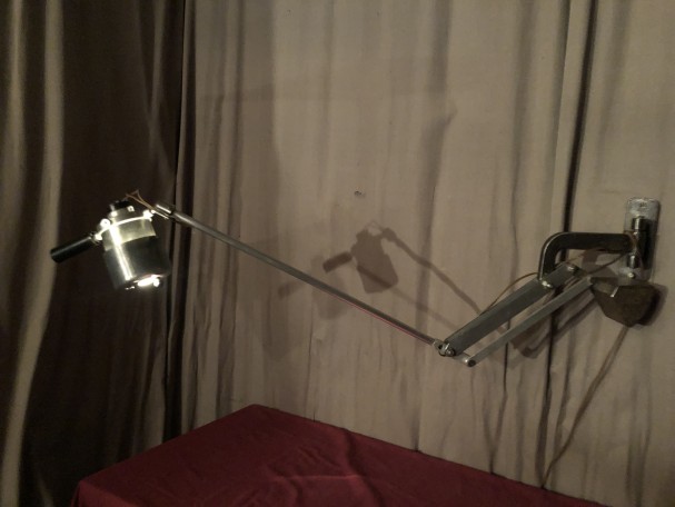 Industrial wall lamp.