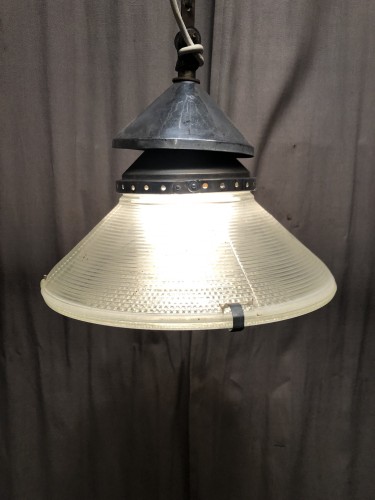 Hanging light. Suspension.