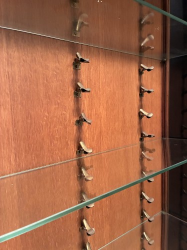 Former display case for a pipe collector.Tobacconist's
