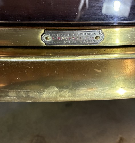 Former central display case, shop counter.
