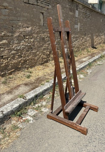 Artist's easel.