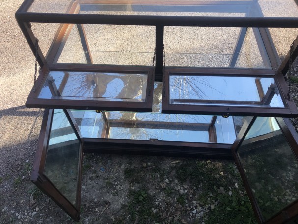 Old shop counter display case.(sold XF)