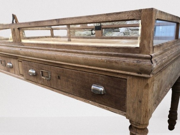 Old shop showcase table. (sold LD)