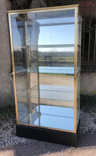 Old store, hotel, display cabinet.