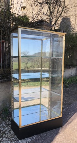 Old store, hotel, display cabinet.