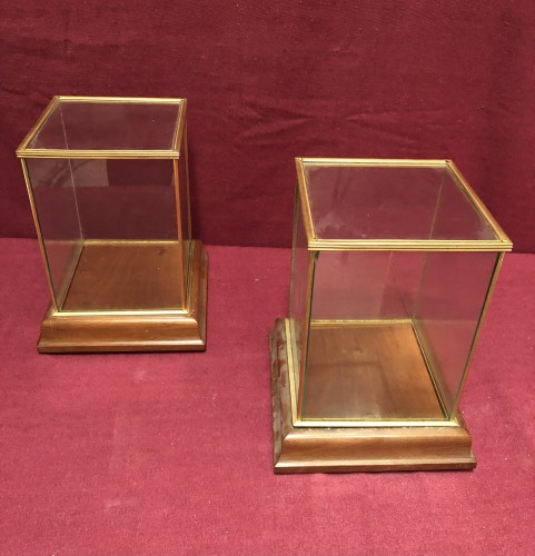 Pair of small showcases.