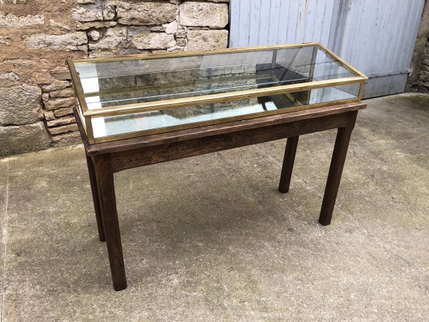 Old store showcase with inclined top.(sold)