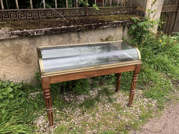 Old store display case. (Sold Le C)