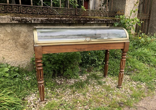 Old store display case. (Sold Le C)