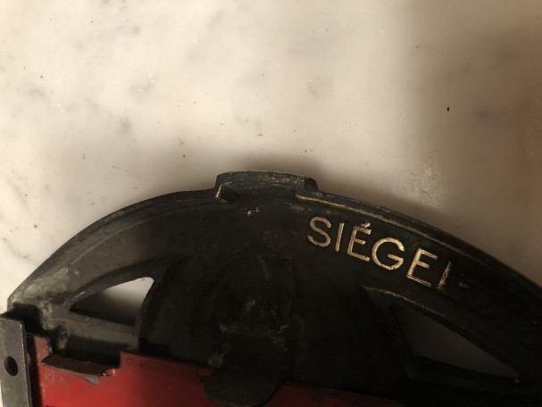 Old goldsmith shop sign. Siegel.