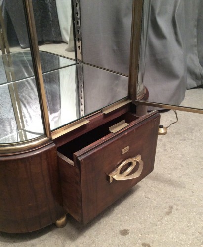 Vintage luxurious vitrine