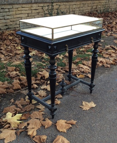 Napoléon III showcase table (sold)