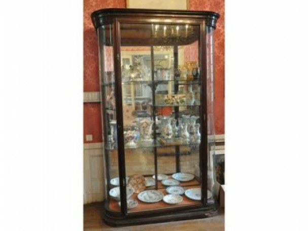 Exceptional pair of display case
