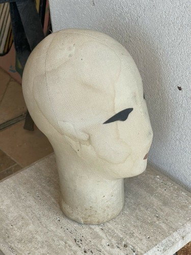 Old dummy head