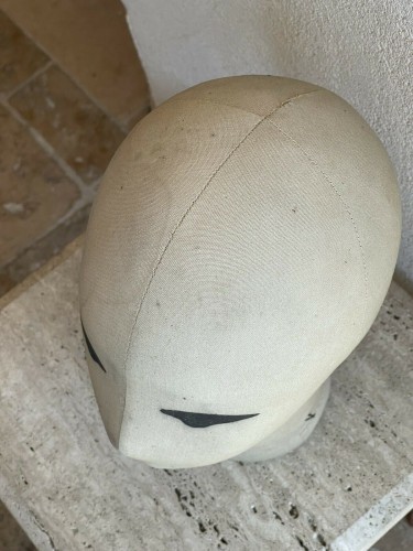 Old dummy head