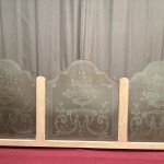 Partition for a bistro, restaurant, or brasserie.