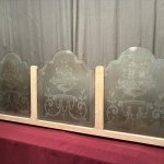 Partition for a bistro, restaurant, or brasserie.