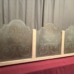 Partition for a bistro, restaurant, or brasserie.