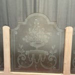 Partition for a bistro, restaurant, or brasserie.