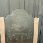 Partition for a bistro, restaurant, or brasserie.