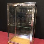 Old shop display cabinet to put on a piece of furniture, a table or a counter.