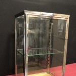 Old shop display cabinet to put on a piece of furniture, a table or a counter.